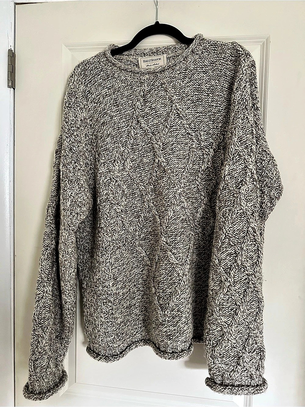 BailyShannon Cable Knit Sweater in Brown & White Size Large Like New